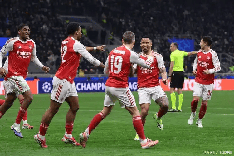 皇家马德里西甲击败塞尔塔维戈罗德里戈反击破门(1516赛季西甲三十一轮皇家马德里对战巴塞罗那高清) 皇家马德里西甲击败塞尔塔维戈罗德里戈反击破门(1516赛季西甲三十一轮皇家马德里对战巴塞罗那高清)